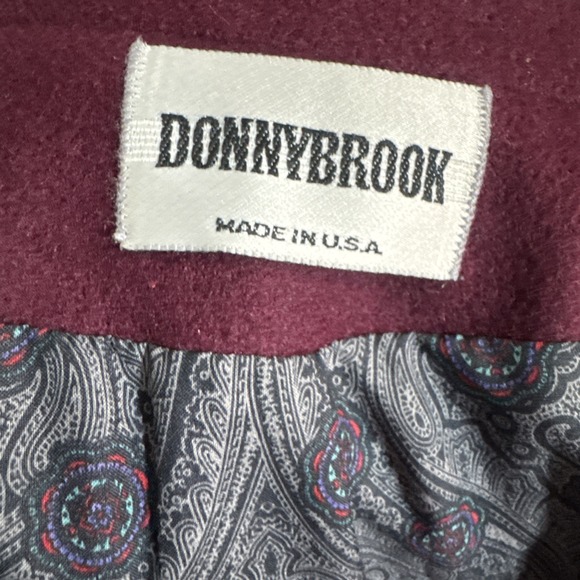 Donnybrook Maroon Long Wool Peacoat Gold Lion Buttons Size 12 Paisley Liner - Picture 10 of 13